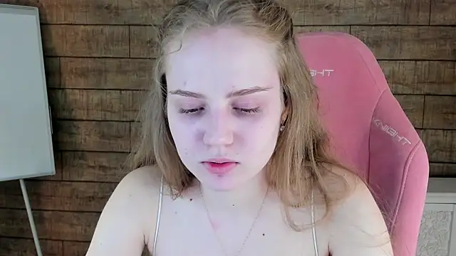 Snapshot of SelinSwarovski chatting on 19, 7, 2026 SelinSwarovski online show from 19, 7, 2026