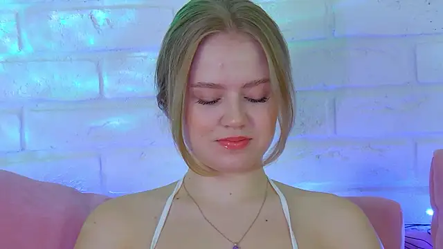 SelinSwarovski online show from 8, 10, 2025