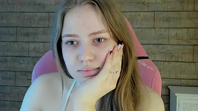 Snapshot of SelinSwarovski chatting on 15, 5, 2026 SelinSwarovski online show from 15, 5, 2026