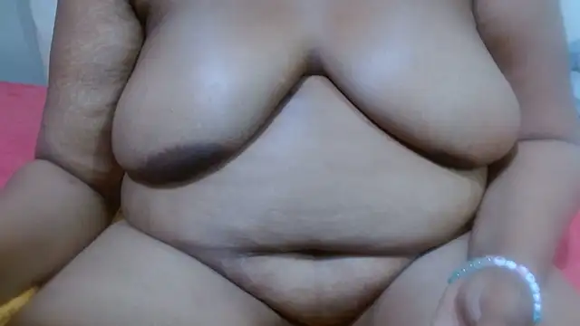 Snapshot of AuntyBigMadam87 chatting on 8, 5, 2026 AuntyBigMadam87 online show from 8, 5, 2026