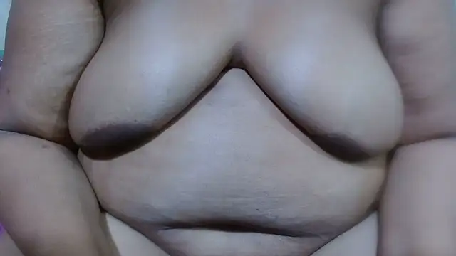 AuntyBigMadam87 online show from 16, 4, 2026