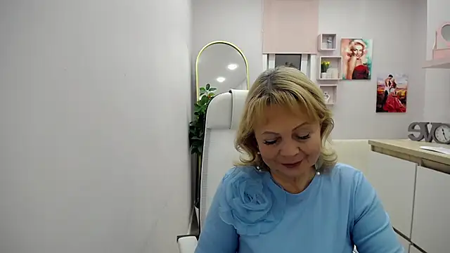 Milla Cutie18 online show from 29, 4, 2026