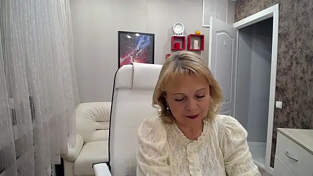 Milla Cutie18 online show from 15, 10, 2025