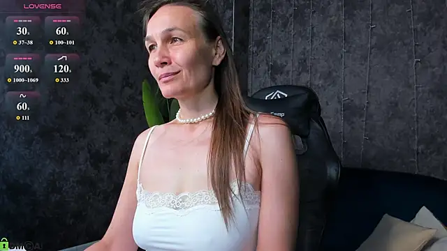 Snapshot of Lillian_White chatting on 8, 7, 2026 Lillian White online show from 8, 7, 2026