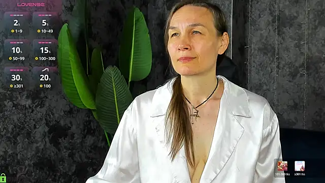 Snapshot of Lillian_White chatting on 8, 6, 2026 Lillian White online show from 8, 6, 2026