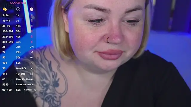 ZaraReignn online show from 16, 12, 2025