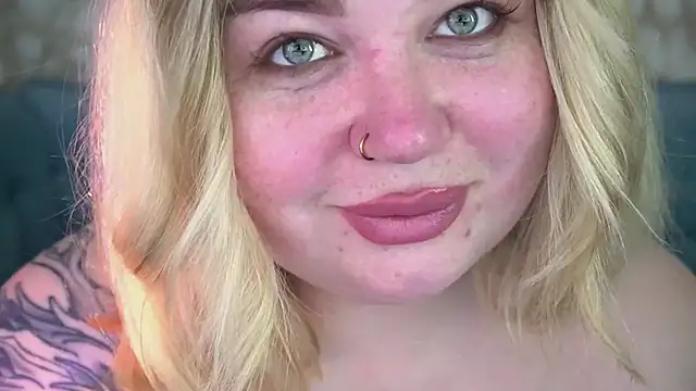 ZaraReignn online show from 14, 4, 2026