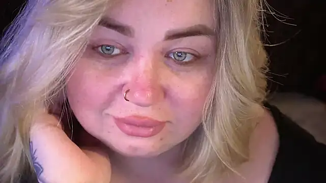 ZaraReignn online show from 21, 4, 2026