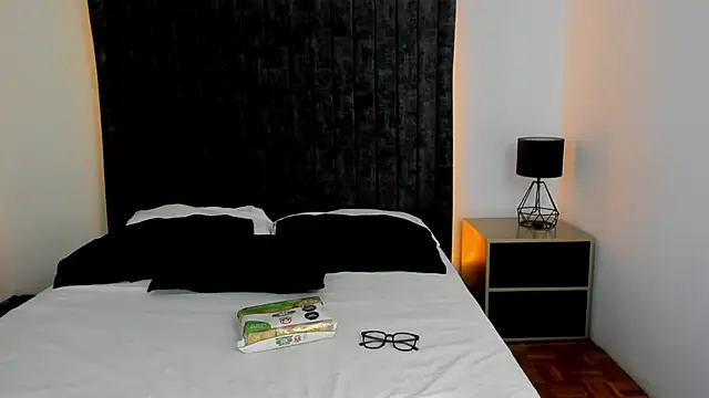 NataGarcia online show from 16, 10, 2025