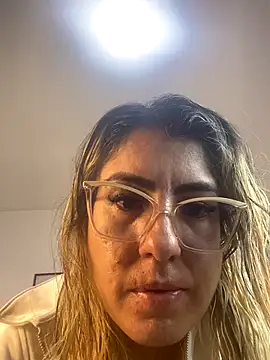 Snapshot of AdharaSmithh chatting on 20, 9, 2025 AdharaSmithh online show from 20, 9, 2025