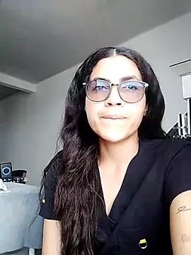 Snapshot of 02julieta chatting on 24, 10, 2025 02julieta online show from 24, 10, 2025