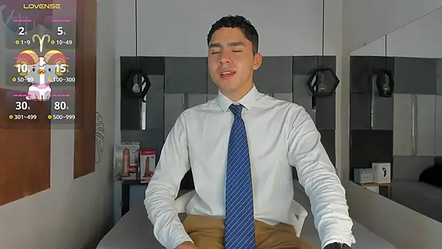 LiamNovak online show from 25, 11, 2025