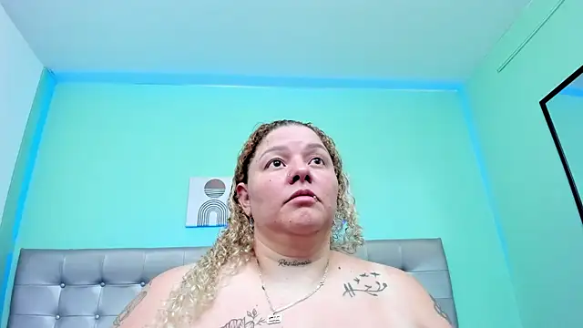 selena castillo online show from 25, 2, 2025