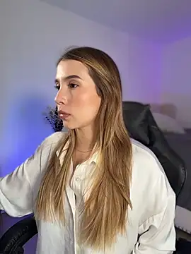 SophieRaily  online show from 2, 3, 2026