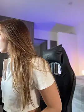 SophieRaily  online show from 11, 11, 2025