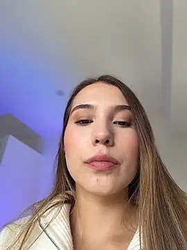 SophieRaily  online show from 10, 11, 2025