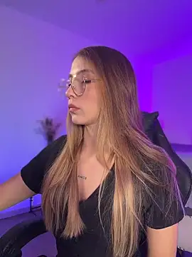 SophieRaily  online show from 12, 3, 2026