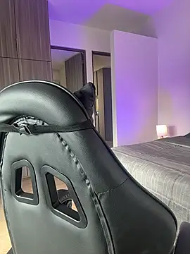 SophieRaily  online show from 18, 12, 2025