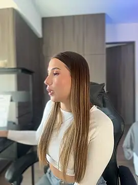 SophieRaily  online show from 6, 11, 2025