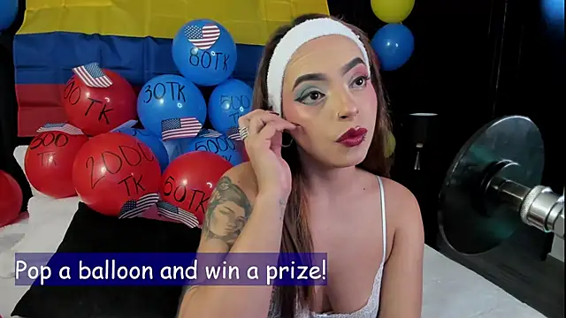 MiiaaMoonroee online show from 4, 7, 2026