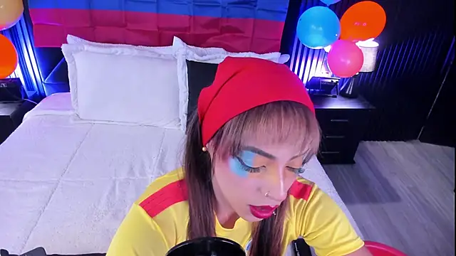 MiiaaMoonroee online show from 7, 7, 2026