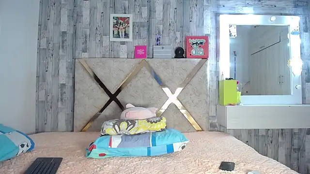 Violetrousse online show from 24, 2, 2026