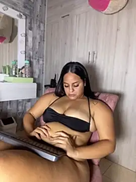 Violetrousse online show from 11, 6, 2026