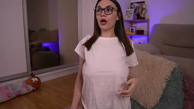 Snapshot of Mona_Lisss chatting on 25, 11, 2025 Mona Lisss online show from 25, 11, 2025