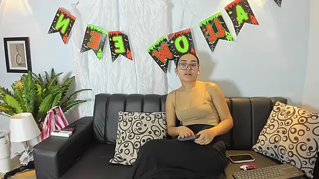 Mia petite01 online show from 2, 11, 2025