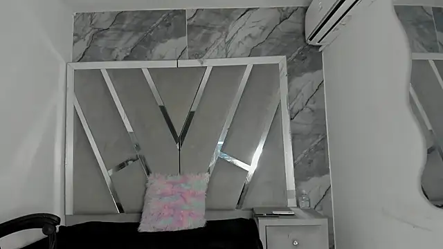 Mia petite01 online show from 6, 6, 2026