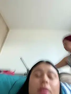 alissonfernandez  online show from 9, 3, 2025