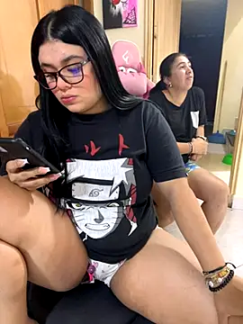 alissonfernandez  online show from 8, 11, 2025