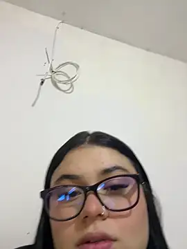 alissonfernandez  online show from 5, 5, 2026