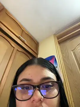 alissonfernandez  online show from 21, 12, 2025