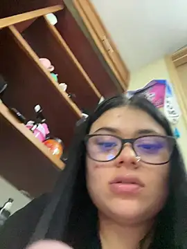 alissonfernandez  online show from 4, 2, 2026