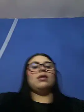 alissonfernandez  online show from 11, 4, 2026