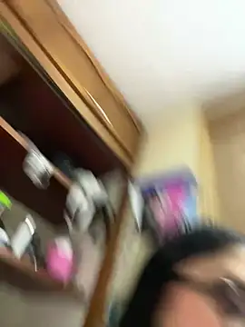 alissonfernandez  online show from 4, 3, 2026