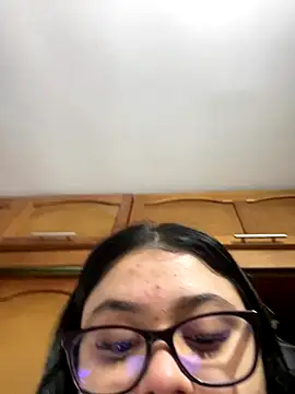 alissonfernandez  online show from 5, 12, 2025