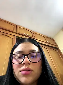 alissonfernandez  online show from 2, 11, 2025