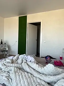 Alissa kiss online show from 8, 3, 2025