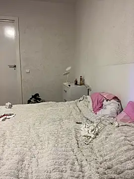 Alissa kiss online show from 4, 2, 2025