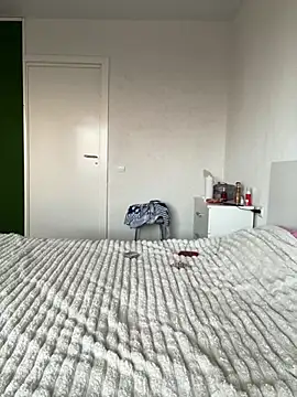 Alissa kiss online show from 3, 2, 2025