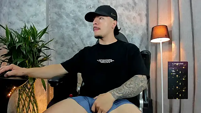 boyc022  online show from 18, 12, 2025