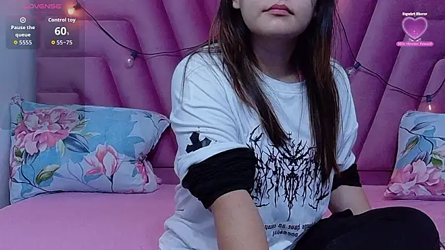 hornybarelylegalgirl online show from 26, 2, 2026