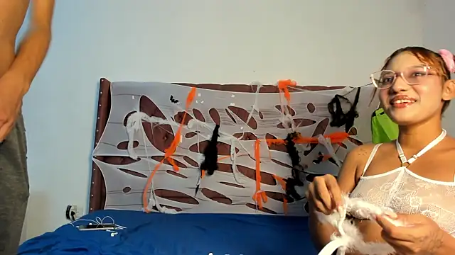 smiths couple online show from 18, 10, 2025