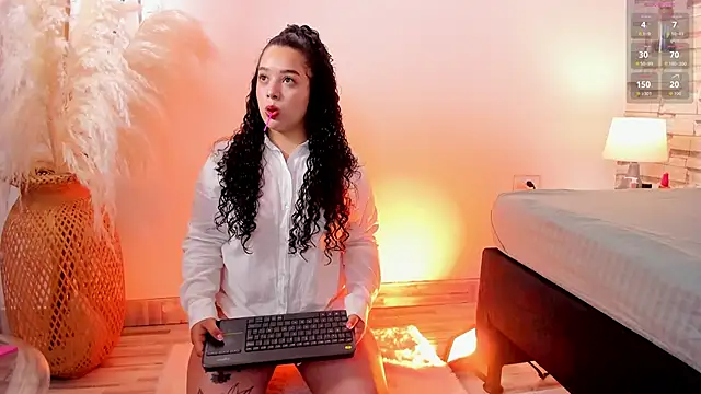 Julieta 333 online show from 20, 11, 2025