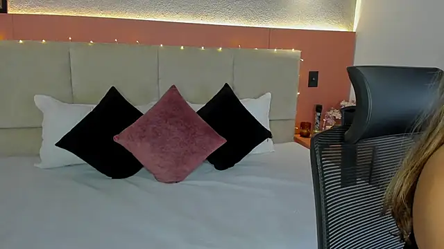 AniiRose online show from 17, 12, 2025