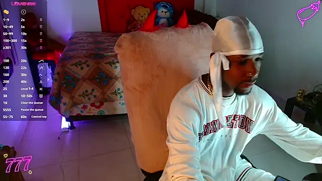 Snapshot of Aroonpapisex chatting on 16, 7, 2026 Aroonpapisex online show from 16, 7, 2026