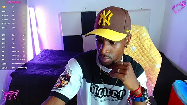 Snapshot of Aroonpapisex chatting on 5, 7, 2026 Aroonpapisex online show from 5, 7, 2026