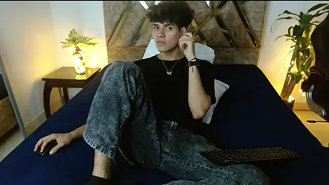 Themilow online show from 16, 1, 2025